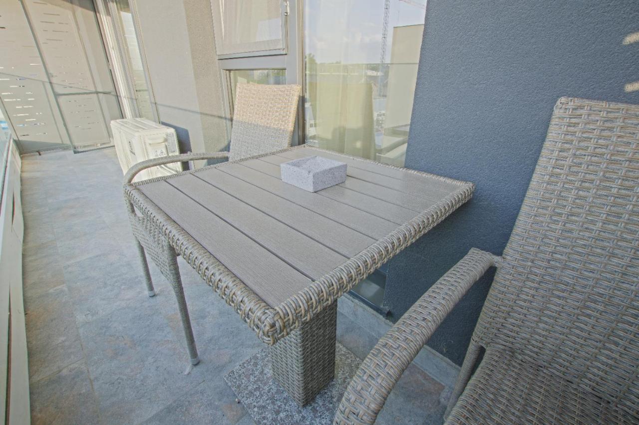 Himson-Beige Apartment Yaş Dış mekan fotoğraf